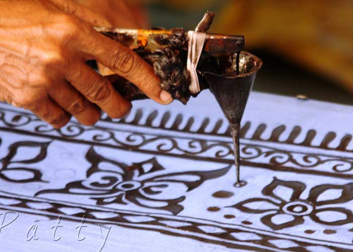 Learn About Batik at Ena Desilva Centre, Things to do in Sri Lanka, Travel and Tour Packages, Sri Lanka Holidays